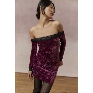 Urban Outfitters Kimchi Blue Women’s Ryder Velvet & Lace Mini Dress Bodycon Plum